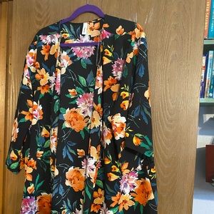 Floral kimono duster. 3X.